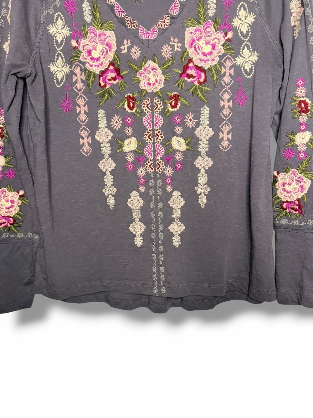Sundance Blackpearl Gray Glacier Garden V-Neck Floral Embroidered Top Medium - Picture 4 of 9